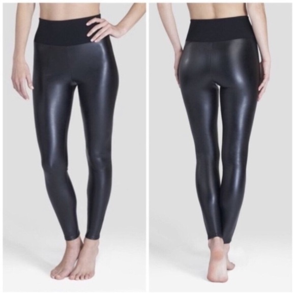 NWOT ASSETS by SPANX All Over Faux Leather Leggings